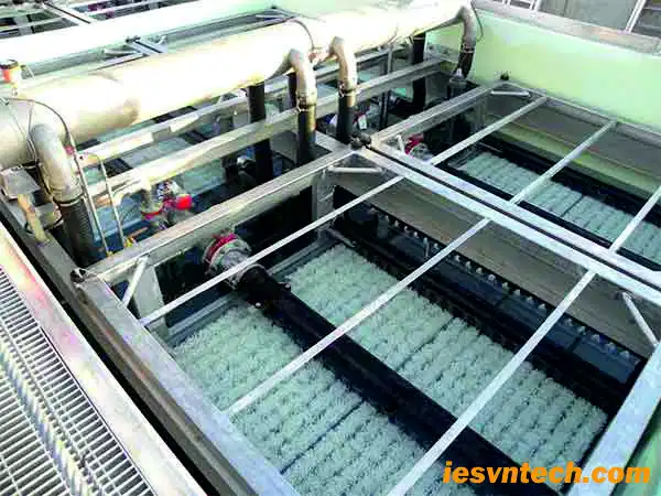 Xử lý nước thải bằng màng lọc MBR là giải pháp kết hợp giữa công nghệ sinh học truyền thống và màng lọc sợi rỗng tiên tiến. Đây là phương pháp tối ưu giúp loại bỏ 99% tạp chất, vi sinh